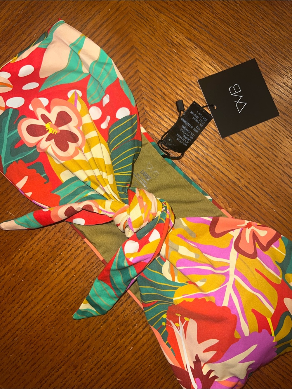 Vibrant Floral Bandeau Top - Multicolor Size Large.   B42